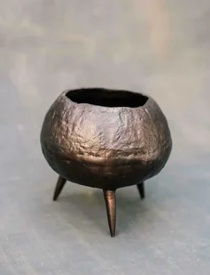 Rustic aluminiowa pękata osłonka na nóżkach 2A - Donice - miniaturka - grafika 1