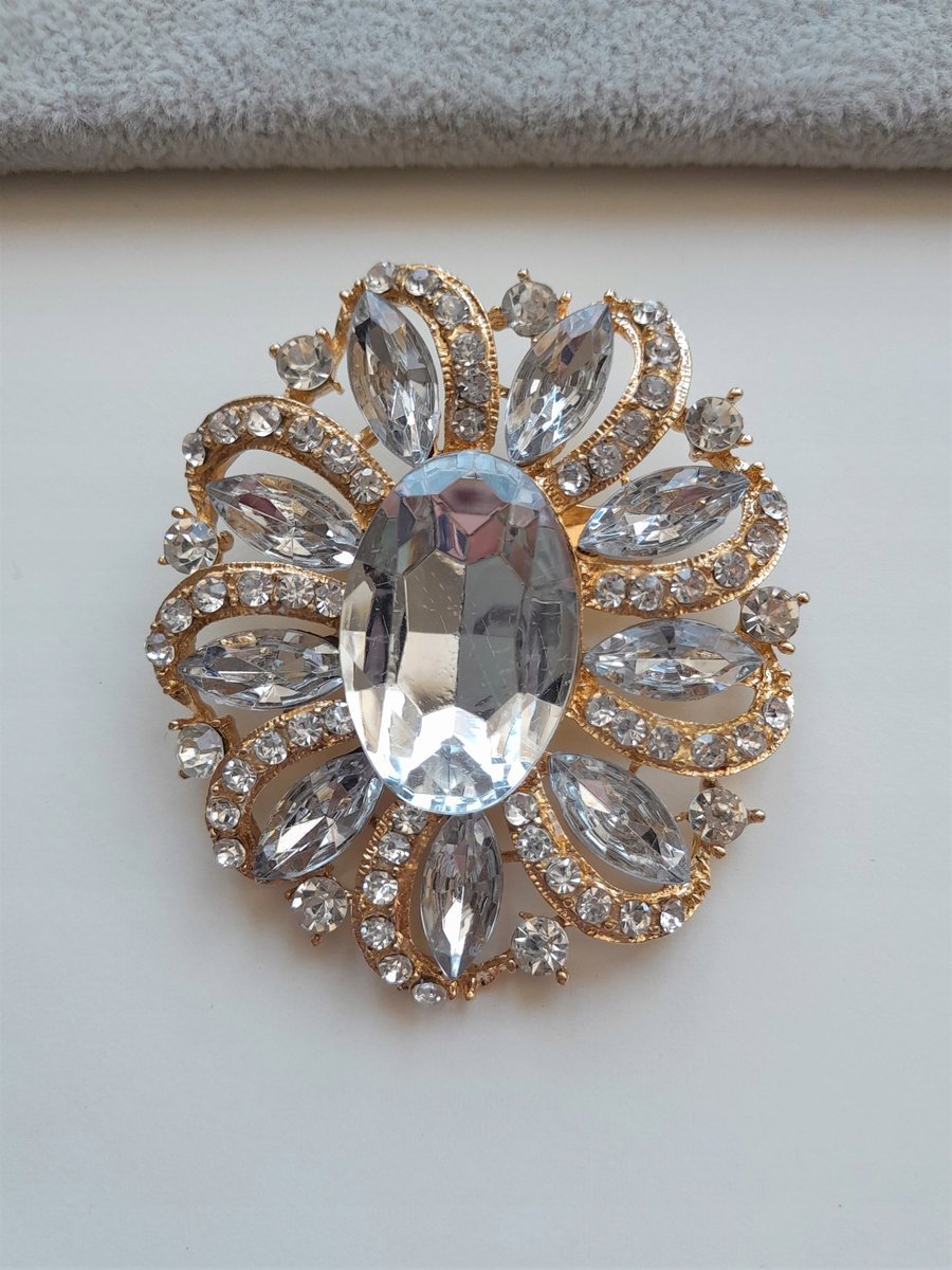 Duża Biała Broszka Rozeta Cyrkonie Białe Kwiat