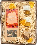 Zestawy upominkowe - Mały kosz prezentowy upominek z herbatą i konfiturkami - miniaturka - grafika 1