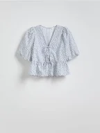 Bluzki damskie - Reserved - Wiązana bluzka z baskinką - jasnoniebieski - miniaturka - grafika 1