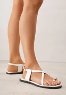 Klapki i japonki damskie - Białe Sandały w Stylu Japonek z Metaliczną Ozdobą Catelin - miniaturka - grafika 1