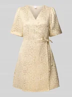 Sukienki - Sukienka kopertowa z bufiastymi rękawami model ‘JACKY’ - miniaturka - grafika 1