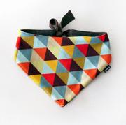 Ubranka dla psów - Bandamka w kolorowe trójkąty dla psa Premium, wiązana chusteczka, apaszka Bermuda Triangle-L - miniaturka - grafika 1