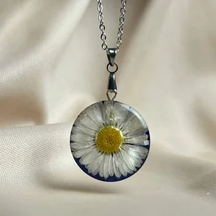 Naszyjnik ze stokrotką - Naszyjniki - miniaturka - grafika 1