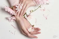 Vouchery - Cosmetica rosa Piękne dłonie - zabieg SPA peeling z masażem w Szczecinie - miniaturka - grafika 1