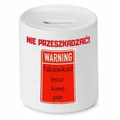 Skarbonki - SKARBONKA DLA TAKSÓWKARZA TERAZ KAWĘ PIJE PREZENT z Nadrukiem ze Zdjęciem - miniaturka - grafika 1