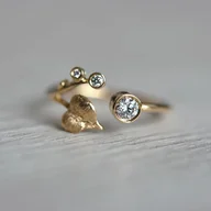 Pierścionki - Unikatowy Pierścionek Zaręczynowy Z Trzema Diamentami Złoto pr. 585 - miniaturka - grafika 1