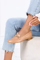 Mokasyny damskie - Beżowe mokasyny Casu ze złotym łańcuchem POLSKA SKÓRA 08751 - miniaturka - grafika 1