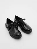 Buty dla dziewczynek - Reserved - Lakierowane loafersy - czarny - miniaturka - grafika 1