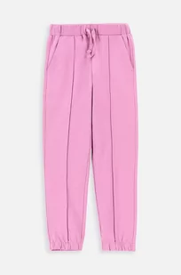 Coccodrillo spodnie dresowe dziecięce kolor różowy z nadrukiem - Spodnie i spodenki dla dziewczynek - miniaturka - grafika 1