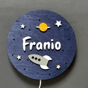 Lampy pozostałe - Lampka Kosmos Z Imieniem LED/Drevniane.Pl - miniaturka - grafika 1