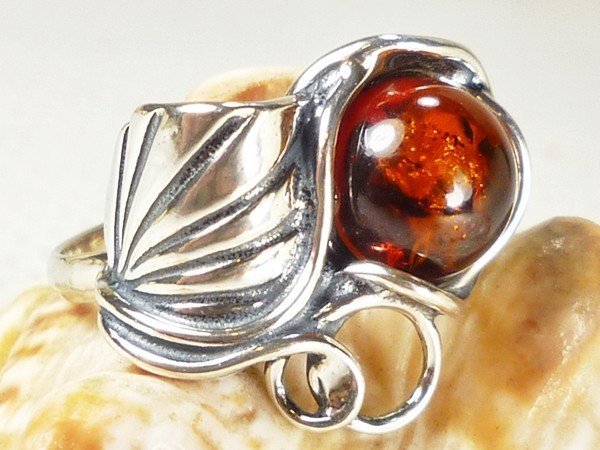 Pierścionek srebrny z bursztynem rozmiar 14, 112-65