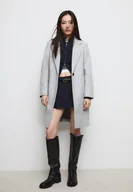Płaszcze damskie - Stradivarius Miękki płaszcz średniej długości na guziki Popielaty XS - miniaturka - grafika 1