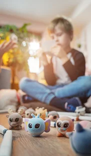 Flockies Figurka Żyrafa Gina FLO0114 - Figurki dla dzieci - miniaturka - grafika 8