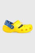 Buty dla dziewczynek - Crocs klapki dziecięce x Minions kolor żółty - miniaturka - grafika 1