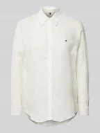 Koszule damskie - Bluzka koszulowa lniana z wyhaftowanym logo - miniaturka - grafika 1