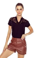 Bluzki damskie - Bluzka damska z koronkowym akcentem w górnej połowie i na ramionach Sefora czarna M - miniaturka - grafika 1