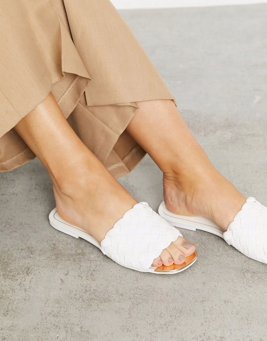 Damskie Klapki Białe Klasyczne Wsuwane 37 Ucc