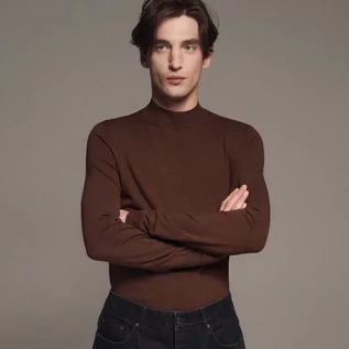 Swetry męskie - Reserved - Gładki sweter z półgolfem - Bordowy - grafika 1