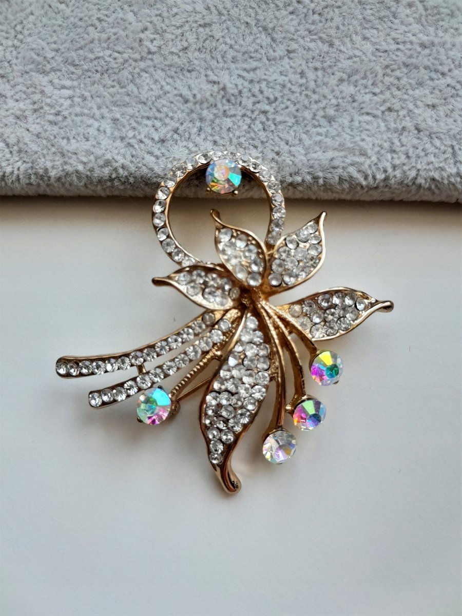 Złota Broszka Kwiat Lilia Kwiatek Holo Cyrkonie
