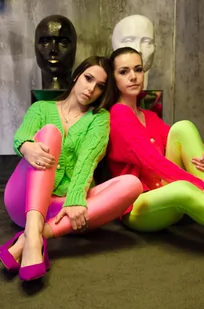 LEGGINSY DAMSKIE MODELUJACE W KOLORZE RÓŻOWYM - Olika - Legginsy - miniaturka - grafika 1