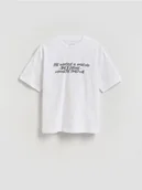 Koszulki dla chłopców - Reserved - Bawełniany t-shirt - złamana biel - miniaturka - grafika 1