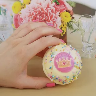 Bomb Cosmetics Bomb Cosmetics - All I want is U-nicorn - Musująca kula do kąpieli - KUP MI JEDNOROŻCA BOMKKMCA - Pozostałe kosmetyki - miniaturka - grafika 4