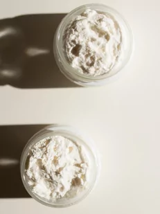 Chantilly, Migdałowy peeling do ciałą Shower Souffle - Peelingi do ciała - miniaturka - grafika 1