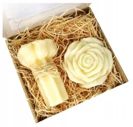 Świece - Zestaw prezentowy upominek dwie świece bukiet róż i płatek róży kolor ecru - miniaturka - grafika 1