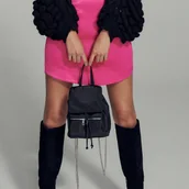 Plecaki - Reserved - Miękki plecak z łańcuchem - Czarny - miniaturka - grafika 1