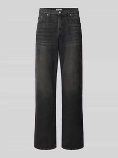 Spodnie męskie - Jeansy z efektem znoszenia - grafika 1