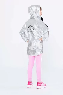 Spodnie i spodenki dla dziewczynek - Karl Lagerfeld spodnie dresowe dziecięce kolor różowy z nadrukiem - grafika 1