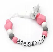 Akcesoria do smoczków - Silikonowa zawieszka z imieniem MARCELINA GADŻET - miniaturka - grafika 1