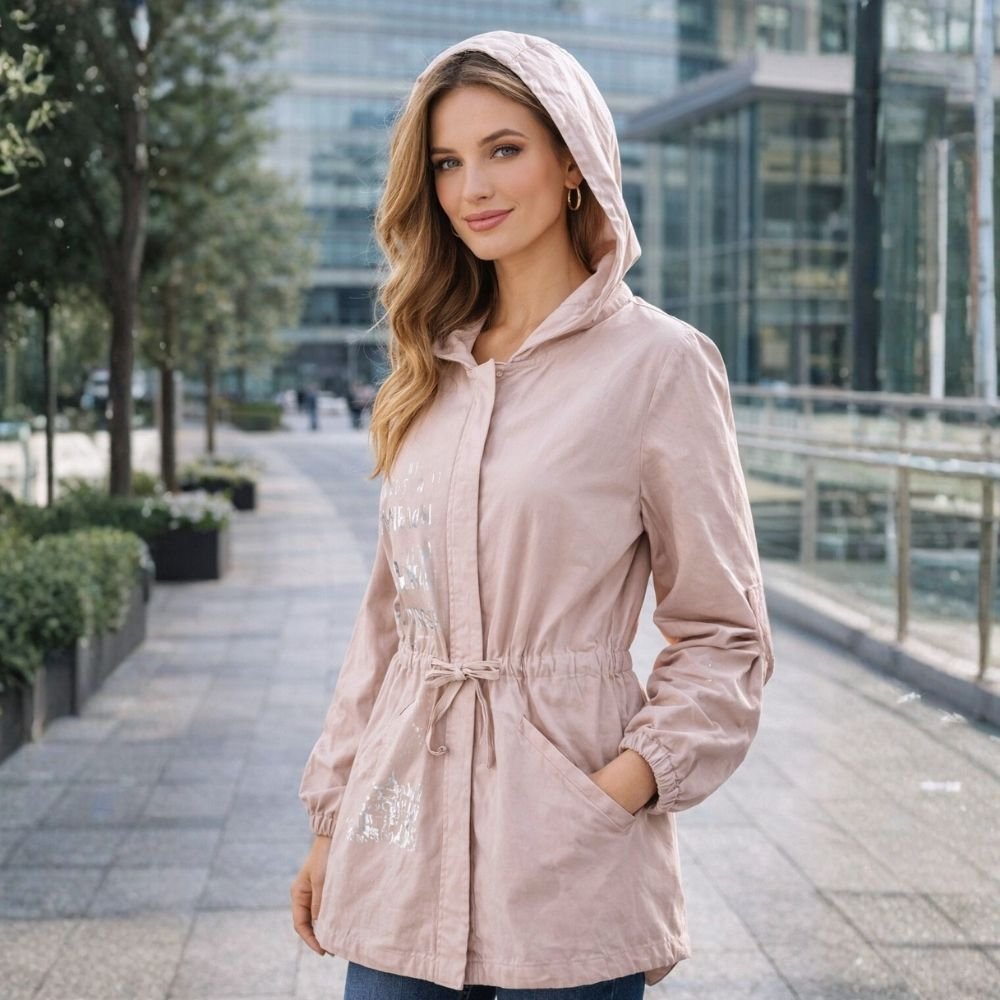 Kurtka parka damska pudrowy róż z kapturem srebrna aplikacja wiązana w pasie UNI