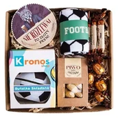 Zestawy upominkowe - ZESTAW PREZENTOWY KOSZ dla mężczyzny urodziny 18-99 dla kibica fana piłki nożnej bidon skarpetki - miniaturka - grafika 1