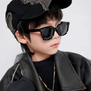 Dziecięce 5-9 lat gumowe okulary przeciwsłoneczne polaryzacyjne POL-JR-61 czarne - Okulary przeciwsłoneczne - miniaturka - grafika 1