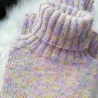 Swetry damskie - TEMU Sweter z Wysokim Kołnierzem dla Kobiet - Elegancki, Przewiewny i Ciepły, Długie Rękawy w Kolorowe Paski w Kolorach Różowym, Fioletowym, Żółtym i - miniaturka - grafika 1