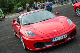 Ferrari F430 vs KTM X-Bow - Czasopisma - miniaturka - grafika 1