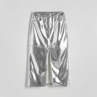Spódnice - Reserved - Metaliczna spódnica z imitacji skóry - Srebrny - grafika 1