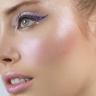 Stila Heaven's Hue  Highlighter - rozświetlacz do twarzy i ciała Transcendence - Rozświetlacze do twarzy i ciała - miniaturka - grafika 3