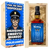 Zestawy upominkowe - SKRZYNKA PREZENT Z OKAZJI PRZEJŚCIA NA EMERYTURĘ DLA EMERYTA POLICJANT 1 Z7 - miniaturka - grafika 1