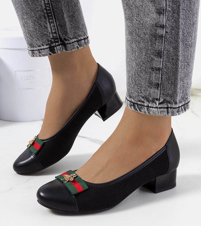 Czarne ażurowe czółenka Seema -36