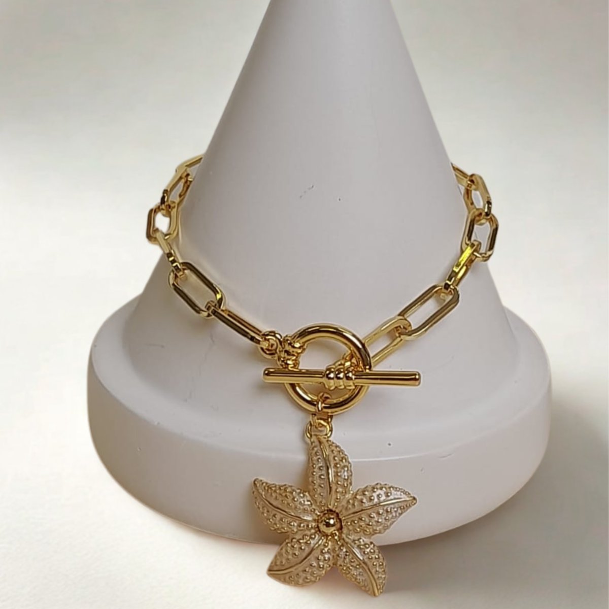 Bransoletka z perłowym kwiatem z kolekcji Oceanique (B25/LAT/30/4AU)