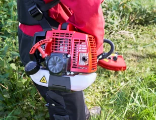 Wielofunkcyjne urządzenie spalinowe Solo by AL-KO 130 MT: kosa spalinowa + nożyce do żywopłotu + okrzesywarka do gałęzi + przedłużka + tarcza 3T + nóż mulczujący + szelki - Podkaszarki - miniaturka - grafika 4