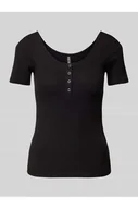 Koszulki i topy damskie - T-shirt o kroju slim fit z mieszanki bawełny z krótką listwą z zatrzaskami model KITTE - Pieces - miniaturka - grafika 1