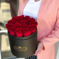 Sztuczne kwiaty - Czerwone Wieczne Róże Czarny Okrągły Flowerbox - miniaturka - grafika 1