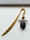 Naszyjniki - ZŁOTA ZAKŁADKA DO KSIĄŻKI DUŻY ANIOŁ ANIOŁEK CZARNA LAWA WULKANICZNA - miniaturka - grafika 1