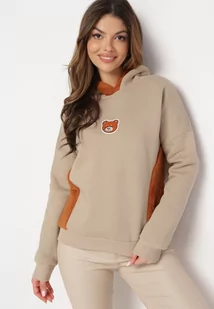 Beżowa Bawełniana Bluza z Kapturem z Polarem i Naszywką Misia Hestada - Bluzy damskie - miniaturka - grafika 1