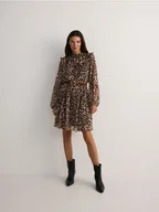 Sukienki - Reserved - Sukienka z paskiem - brązowy - miniaturka - grafika 1