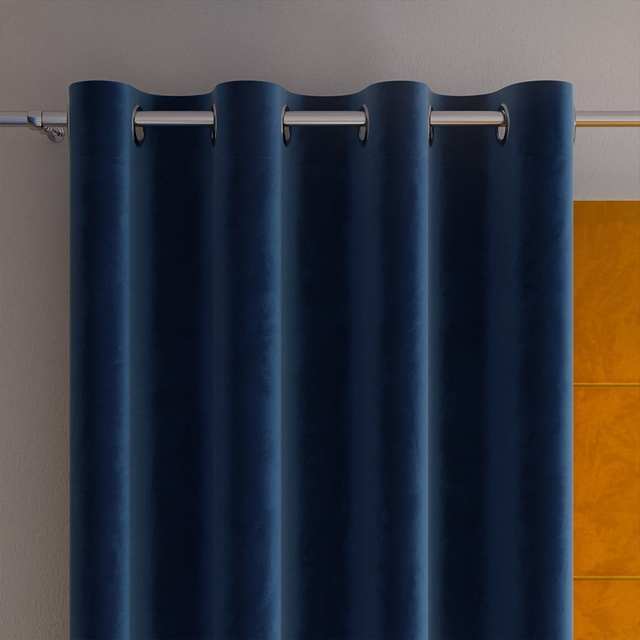 Gotowa zasłona z miękkiej welwetowej tkaniny Velvi, kolor granatowy na przelotkach 140x230 cm